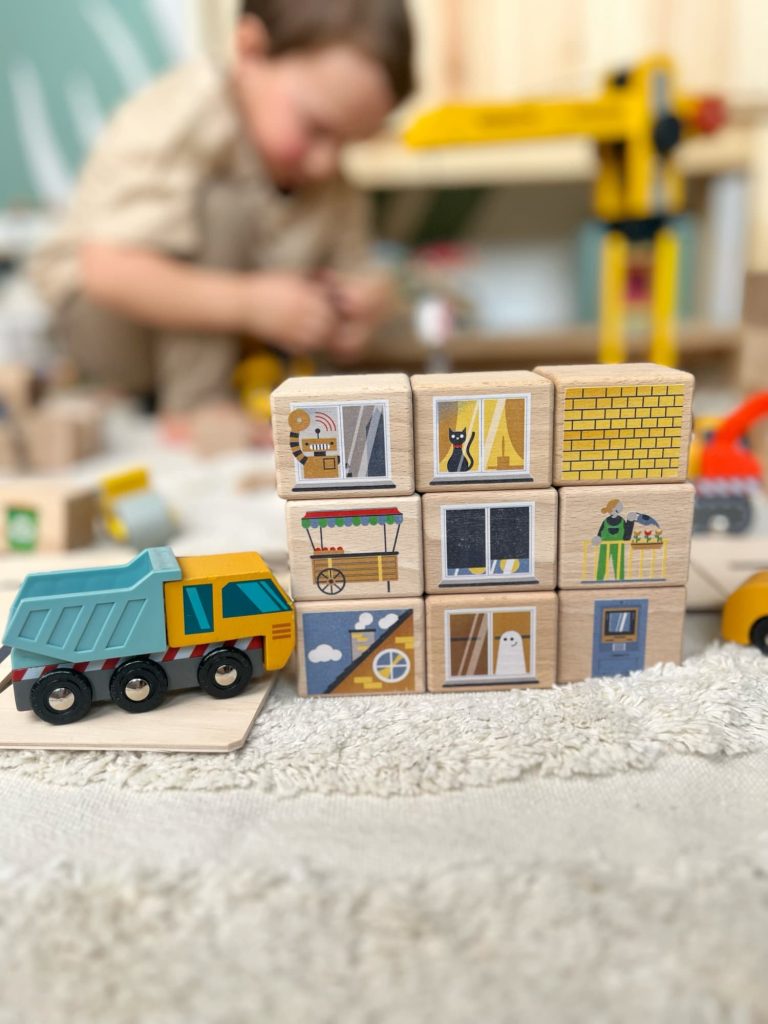 zabawki konstrukcyjne i ruchowe dla dzieci