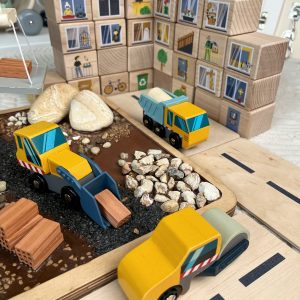 drewniane pojazdy budowlane do zabawy