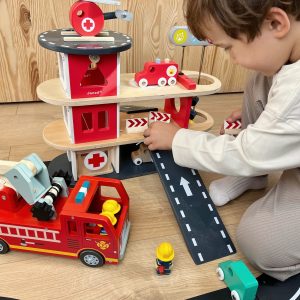 zestaw straż pożarna dla dzieci – remiza z akcesoriami