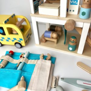 zabawki medyczne dla dzieci scenki lekarz